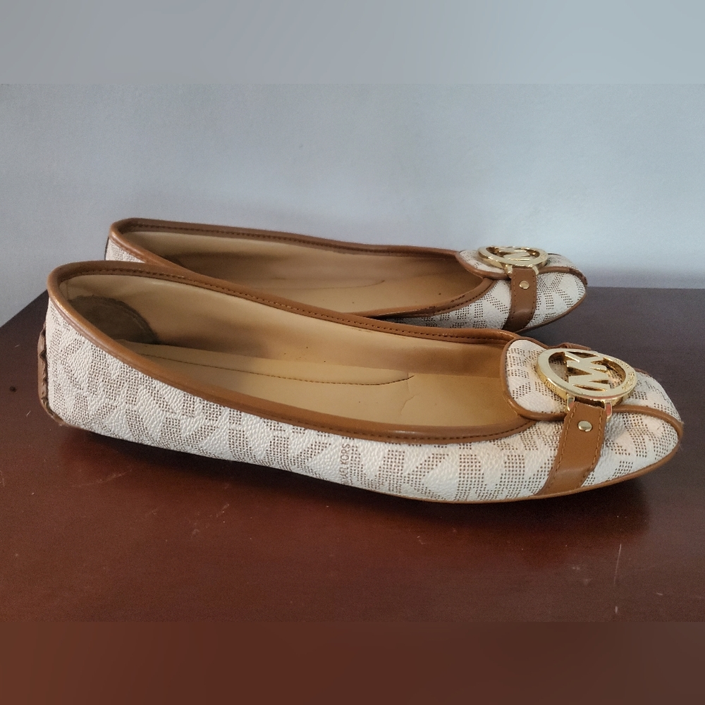 MICHAEL Michael Kors Fulton Moccasin in Vanilla Signature